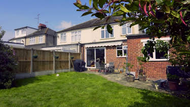 22:00: Boligjakten UK (S27 E13) (S27) | TV6 | 4/1 2026