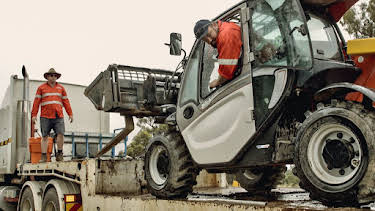 3:25 AM: Extreme Tow Truckers (S1 E4) (S1) | Paramount | 2/16 2026