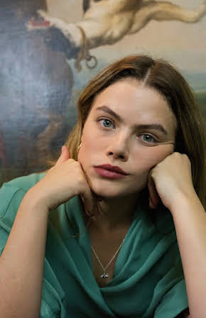 Alva Bratt as 