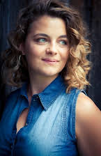 Ronja Forcher como Lilli Gruber