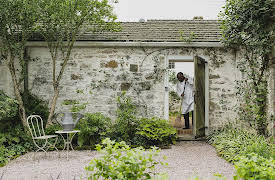 The Garden Chronicles: Oak Spring