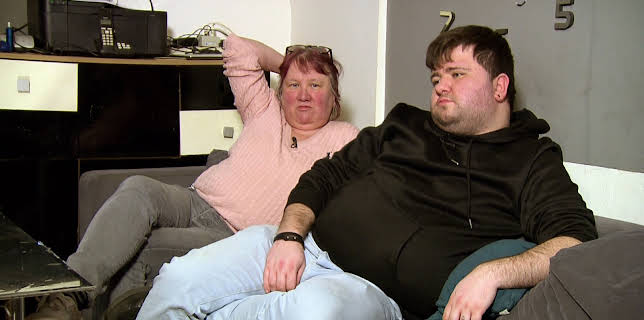 02:00: Armes Deutschland - Stempeln oder abrackern? (S9 E4) (S9) | RTL 2 | 3/3 2026