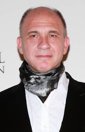 Dario Grandinetti as 