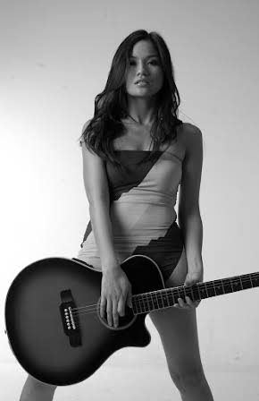 Julia Clarete as 