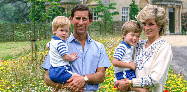 6:00 PM: Secrets of the Royal Palaces (S1 E5) (S1) | Channel 5 | 11/14 2025