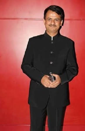 Girish Kulkarni as 