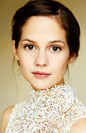 Melanie Zanetti as 