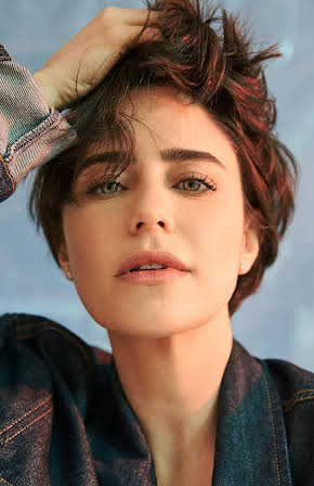 Fernanda Vasconcellos as 