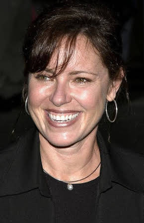 Lisa Darr as 