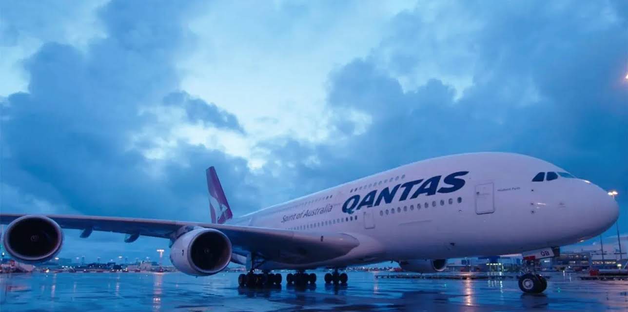 Secret Life of the Long-Haul Flight (2017)