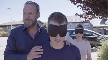 06:00: Boligkøb i blinde (S3 E1) (S3) | TV3 | 10/4 2026