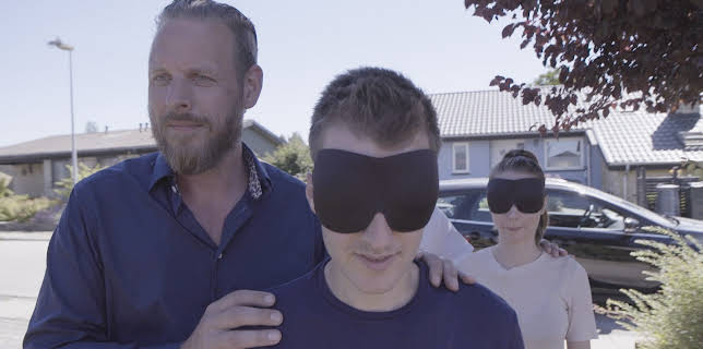 17:30: Boligkøb i blinde (S3 E1) (S3) | TV3 | 2/11 2026