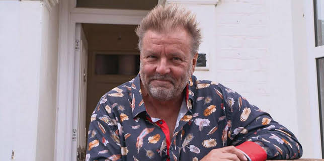 11:30 AM: Homes Under the Hammer (S28) | BBC One | 12/19 2025