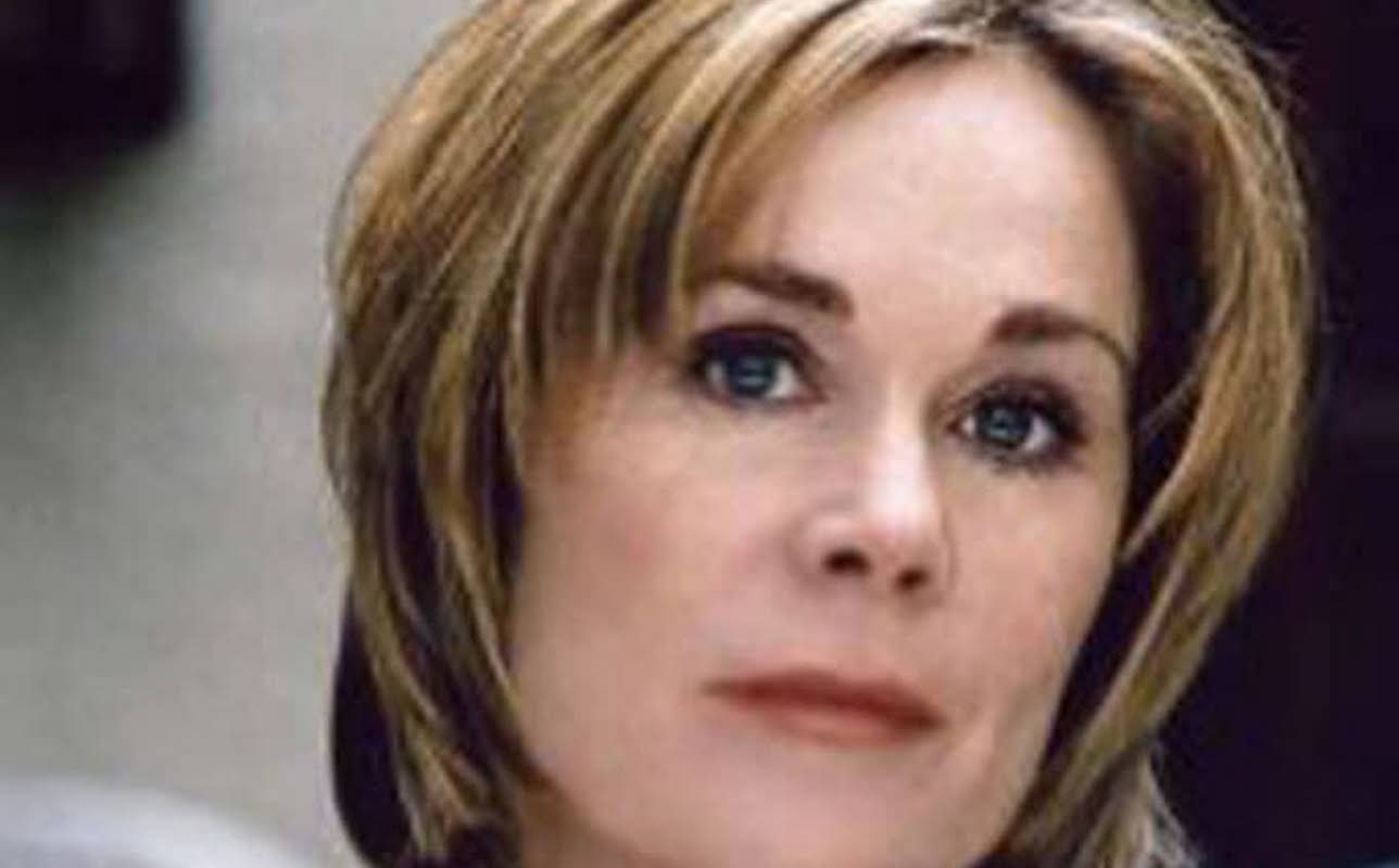 Roxanne Hart
