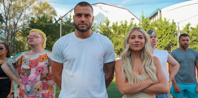 5:00 PM: Celebrity Coach Trip | E4 | 3/18 2026