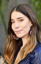 Danielle Haim como 