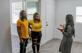 First-Time Buyer's Club: Bea & Berdo