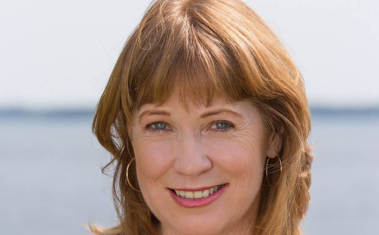 Lois Dellar
