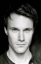 Hugh Skinner som 