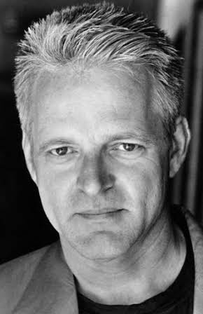 Michael Champion as Ken Lee