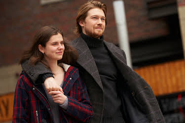 05:10: Conversations with Friends | ZDFneo | 4/10 2026