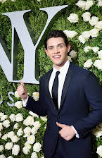 Casey Cott som 