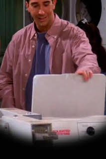 20:52: Friends (T1): Ep.5 El del detergente germano oriental | Comedy Central | 6/9 2026