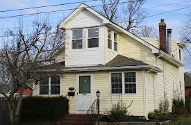 House Hunters: Volume 7, Season 162: Cats First, Wife Second in NJ