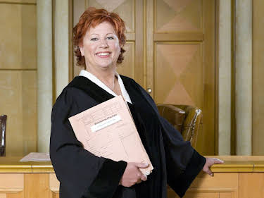 23:55: Richterin Barbara Salesch | Sat1 Gold | 6/18 2026