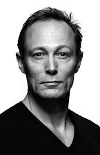 Lars Mikkelsen som 