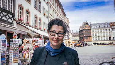 07:50: Paris til Istanbul med Sue Perkins: Salzburg og Wien | NRK 1 | 5/14 2026