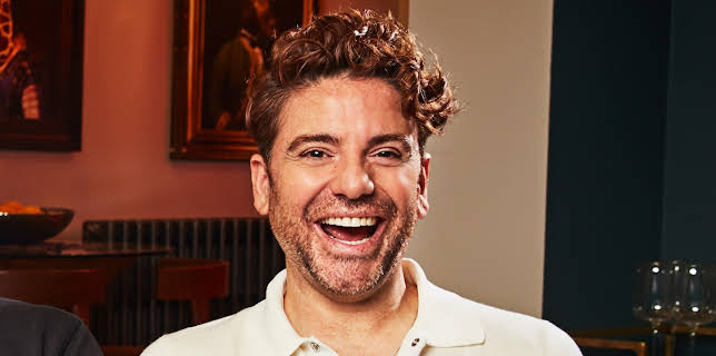 9:00 PM: Gogglebox | E4 | 11/17 2025