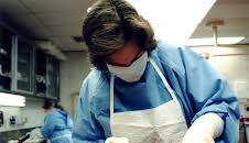 Dr. G - Beruf: Gerichtsmedizinerin