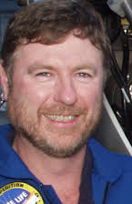 Andrew Wight como Director