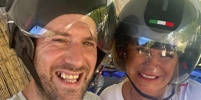 8:55 AM: Strangers on a Plane | More 4 | 1/27 2026