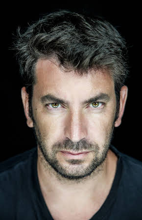 Arturo Valls as 