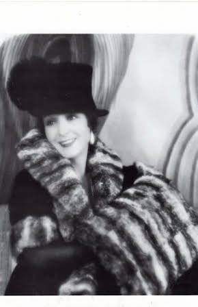 Florence Vidor as 