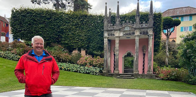 9:00 AM: Weatherman Walking | BBC Two | 11/16 2025