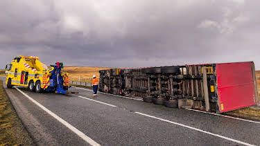 3:00 AM: Trucking Hell (S8 E15) (S8) | Paramount | 7/9 2026
