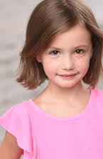 Madison Johnson som Ellie Jones