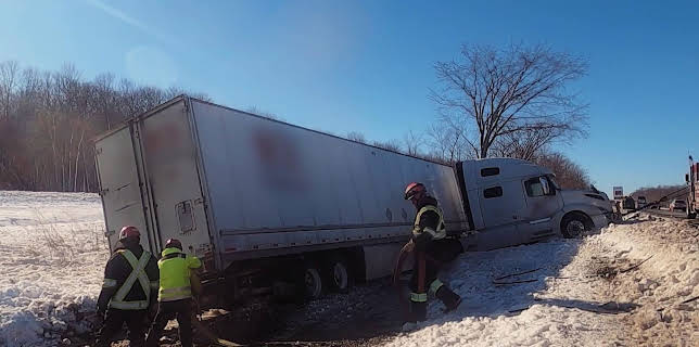 07:00: Heavy Rescue: 401 (S6 E13) (S6) | TV10 | 12/3 2025