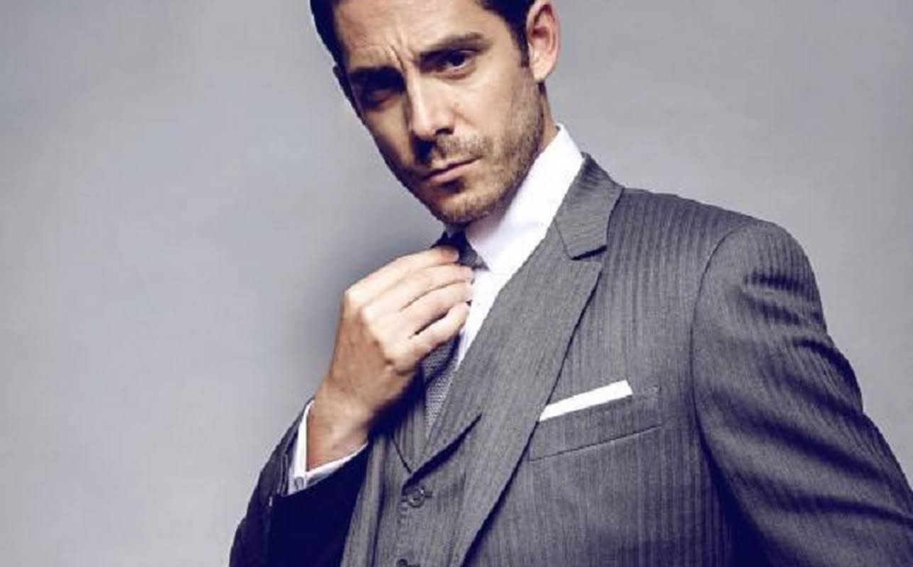 Simon Cotton