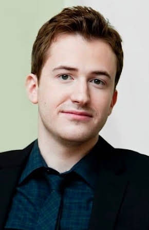 Joseph Mazzello as 
