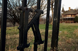 Paranormal Lockdown Season 1: Kreischer Mansion