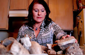 My Strange Addiction Season 1: Can't Stop Cleaning/Love Rocks