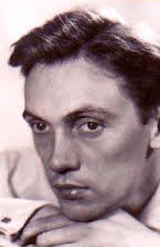 Richard Pasco as Edward, Earl of Newark