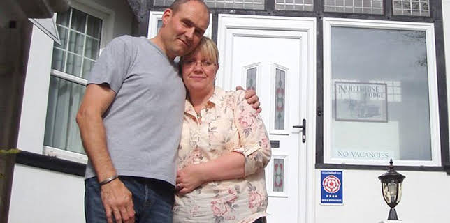 3:25 AM: Four in a Bed | Channel 4 | 11/15 2025