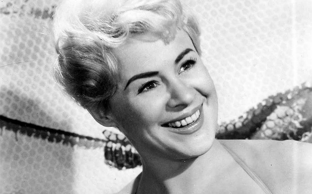 Dilys Laye