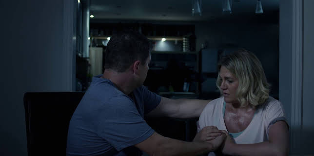 23:00: Home Alone (S2 E3) (S2) | Investigation Discovery | 12/2 2025