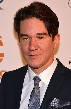 Daniel Espinosa as Director